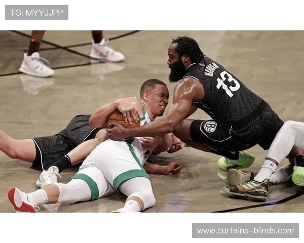 骑士险胜活塞哈登贡献18分泰森砍22分